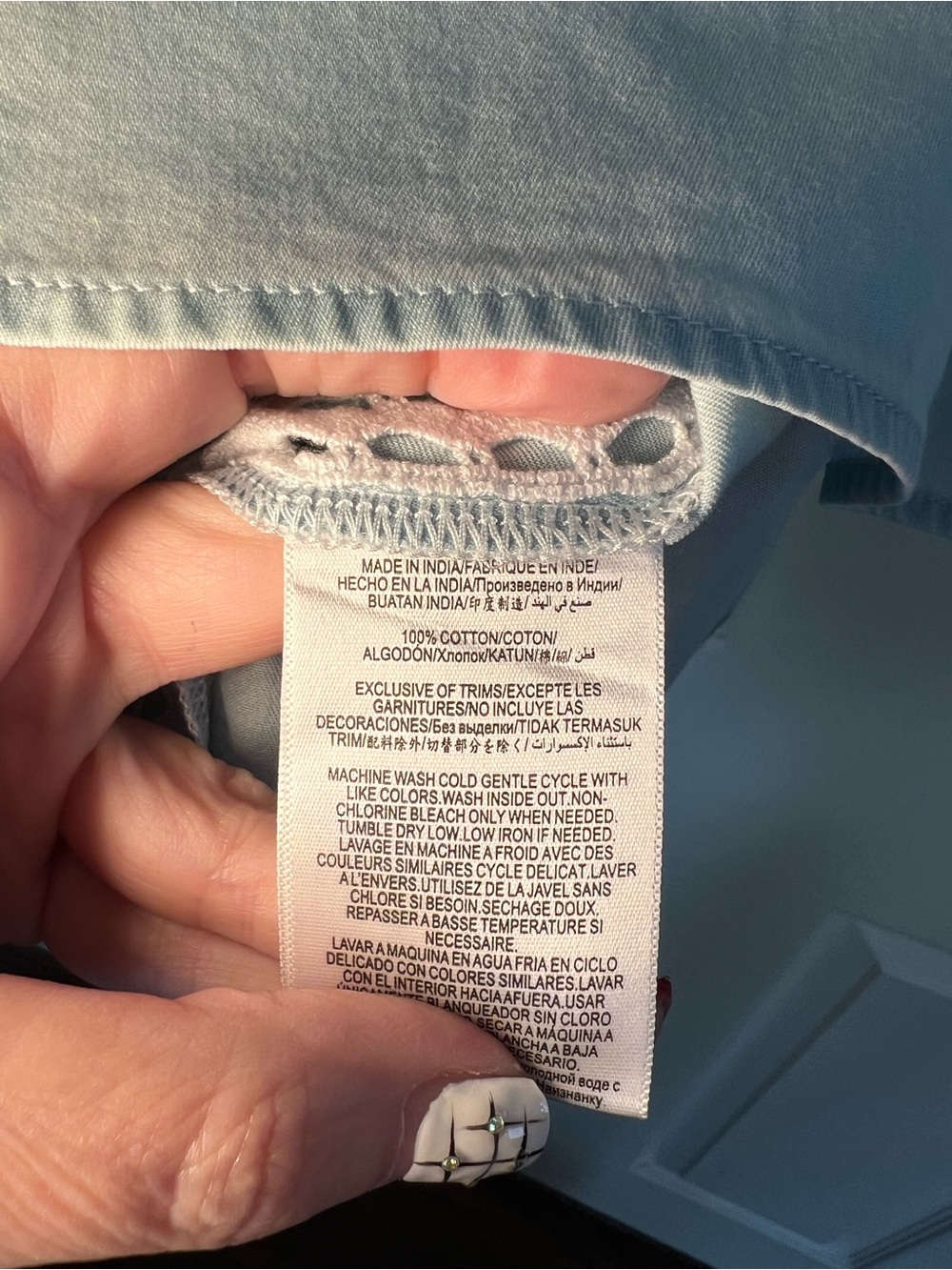 NWT BCBGeneration Light Wash Chambray Flutter Sleeve Top Size L - Picture 3 of 8